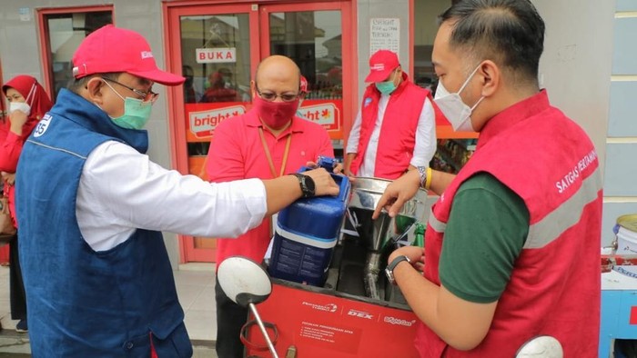 Pertamina memastikan SPBU Regular maupun SPBU Modular melayani konsumen yang telah memulai perjalanan liburan Natal dan Tahun Baru yang juga bertepatan dengan liburan sekolah.