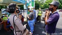 Pemkot juga melakukan Test Swap Antigen di lokasi ini.