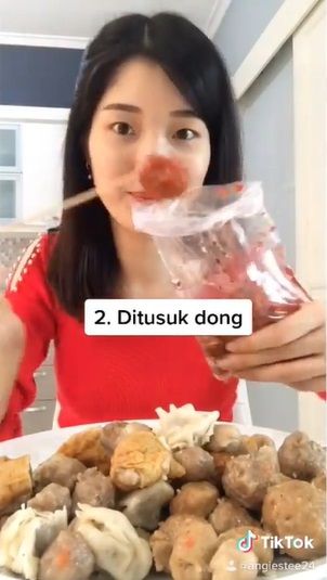 4 Tipe Orang Makan Pentol