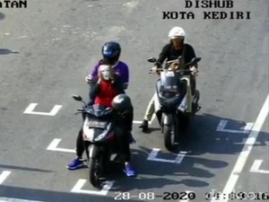 5 Perilaku Biker di Traffic Light yang Bikin Geleng-geleng Kepala