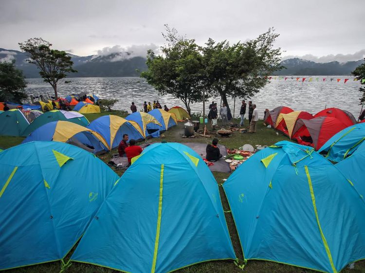 Berkemah di Wisata Laut Tawar Aceh