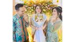 10 Foto Via Vallen, Manyun karena Adik Dilamar Duluan