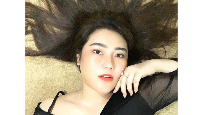 10 Foto Via Vallen, Manyun karena Adik Dilamar Duluan 10 Foto Via Vallen, Manyun karena Adik Dilamar Duluan