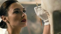 Gal Gadot sebagai Diana yang mencintai seni. (Foto: dok. Instagram @gal_gadot)  