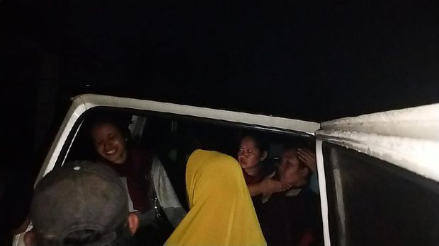 16 Wisatawan Dievakuasi di Dompu