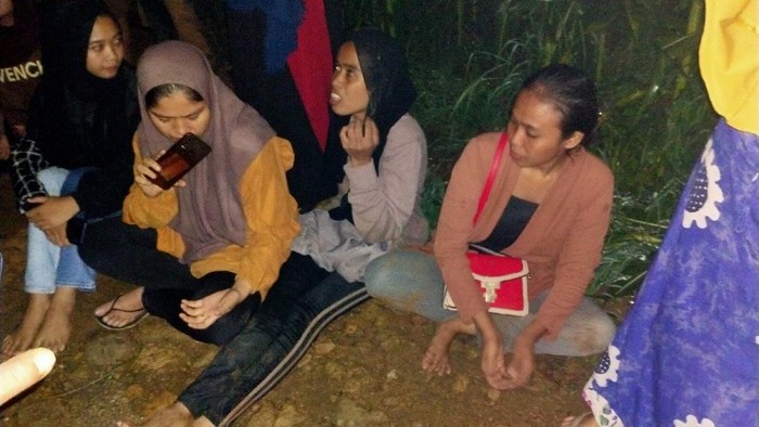 16 Wisatawan Dievakuasi di Dompu