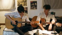 Di 2gether: The Series, Bright Vachirawit juga didapuk mengisi soundtrack. (Foto: dok. Instagram @bbrightvc) 