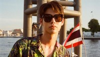 Bright suka mengunggah video cover lagu sambil main gitar di Instagram Stories-nya. (Foto: dok. Instagram @bbrightvc) 