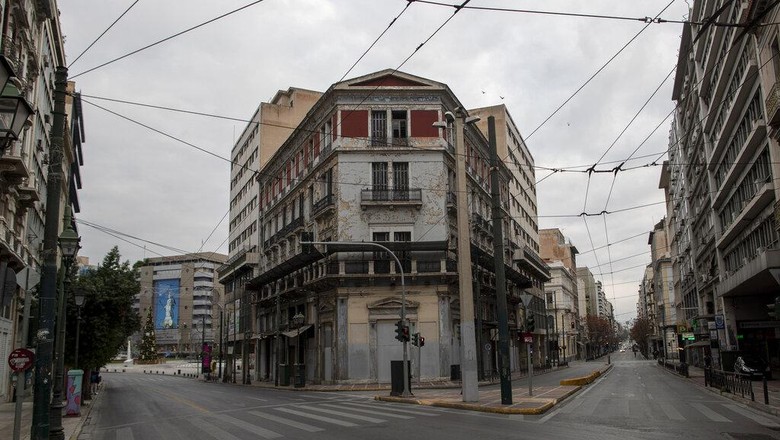 Athena sepi Athena sepi. (AP Photo/Petros Giannakouris)