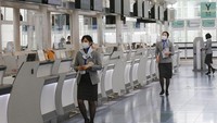 Para pendatang pun diwajibkan untuk menjalani karantina selama 2 pekan usai tiba di Jepang.