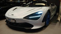 8. McLaren 720 SMcLaren 720 S dibanderol Rp 9,2 miliar off the road. Mobil ini menggendong mesin 3.994 cc, yang bisa menghasilkan daya maksimum 710 dk di 7.500 rpm dan torsi maksimum 770 Nm pada 5.500 rpm. Foto: Prestige Motorcars