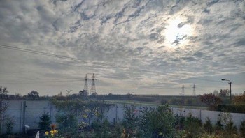 Itu bukan danau, tapi tembok. Tertipu kan mata Anda? (Foto: Reddit)