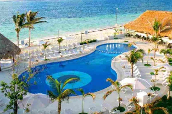 Desire Resort & Spa, Riviera Maya, Mexico punya agam tema bisa kamu nikmati bersama pasangan di sini. Di sekitar kawasan resor terdapat klub malam yang meliki ayunan, tongkat penari telanjang dan ruang bermain. Ada malam-malam bertema di setiap pestanya dan fasilitas pendukung hubungan intim lainnya. Hotel ini juga memiliki menu fantasi yang mencakup pijat erotis berempat dan juru kamera pribadi untuk merekam berbagai hal. (Desire Resort & Spa) Desire Resort & Spa, Riviera Maya, Mexico punya agam tema bisa kamu nikmati bersama pasangan di sini. Di sekitar kawasan resor terdapat klub malam yang meliki ayunan, tongkat penari telanjang dan ruang bermain. Ada malam-malam bertema di setiap pestanya dan fasilitas pendukung hubungan intim lainnya. Hotel ini juga memiliki menu fantasi yang mencakup pijat erotis berempat dan juru kamera pribadi untuk merekam berbagai hal. (Desire Resort & Spa)