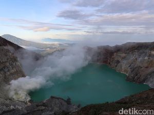 Pemandu Wisata Kawah Ijen yang Kini Gigit Jari