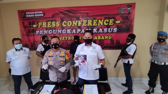 Kesal Sering Dipalak, Pedagang Tusuk Pria hingga Tewas di Petamburan