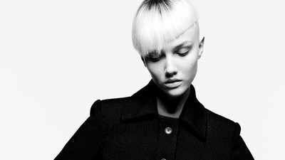 10 Koleksi Busana Saint Laurent untuk Musim Semi 2021