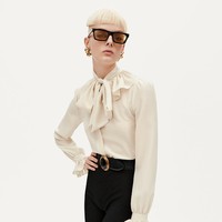 Rumah mode Saint Laurent merilis koleksi busana ready to wear 2021 yang didominasi warna hitam dan putih. Foto: dok. Saint Laurent.