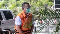 Dalam perkara ini, KPK menjerat Edhy Prabowo sebagai tersangka dalam jabatannya sebagai Menteri KKP. Belakangan Edhy mengajukan pengunduran diri sebagai menteri. Selain itu, ada 6 orang lain yang ditetapkan sebagai tersangka.