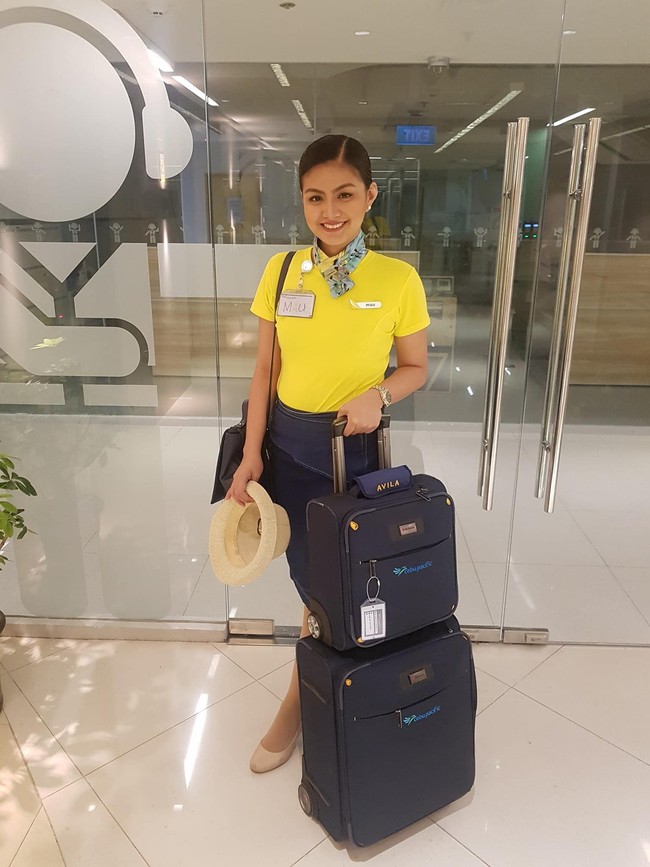 Adalah mantan pramugari bernama Maurice Maureen Avila yang viral setelah curhat di Facebook. Maurice mengatakan butuh waktu lama baginya untuk menerima keadaannya. Dia merasa malu karena menganggur. Butuh waktu lama bagi saya untuk menerima dan memposting ini di media sosial. Banyak orang bertanya kepada saya, tapi saya tidak pernah menjawab. Saya malu dan merasa gagal dalam hidup, tulis Maurice. (Foto: Facebook Maurice Maureen Avila)