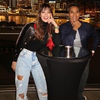 Dubai jadi destinasi Nia Ramadhani untuk menghabiskan akhir tahun 2020. Ia pun merilis foto kebersamaan dirinya beserta suami, Ardi Bakrie, dan keluarga Bakrie selama di sana. Foto: Instagram/@ramadhaniabakrie