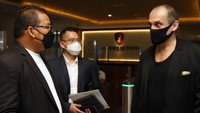 Presiden Direktur PT Shield Security Solution Bo Michael Olsson menjalani pemeriksaan di Bareskrim Mabes Polri Jakarta karena perbuatannya yang menyebarkan berita bohong dan meresahkan masyarakat. Foto: dok. Bank Mandiri