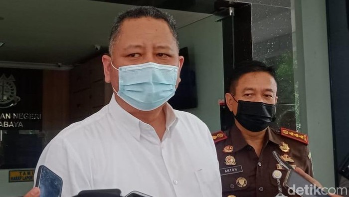 Plt Wali Kota Whisnu saat berkunjung ke kejaksaan