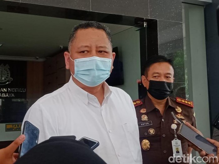 Plt Wali Kota Whisnu saat berkunjung ke kejaksaan