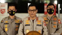 Seperti diketahui, sebelumnya Densus 88 Antiteror Polri membongkar pusat latihan jaringan teroris JI di sejumlah lokasi di Jawa Tengah. Polri menyebut pusat latihan ini dipakai untuk melatih anggota JI menjadi ahli tempur hingga merakit bom. Salah satu pusat latihan JI yang dibongkar Polri terletak di Desa Gintungan, Bandungan, Semarang, Jawa Tengah. Bangunan itu terlihat seperti villa yang juga digunakan sebagai tempat istirahat (tidur) para anggota JI.