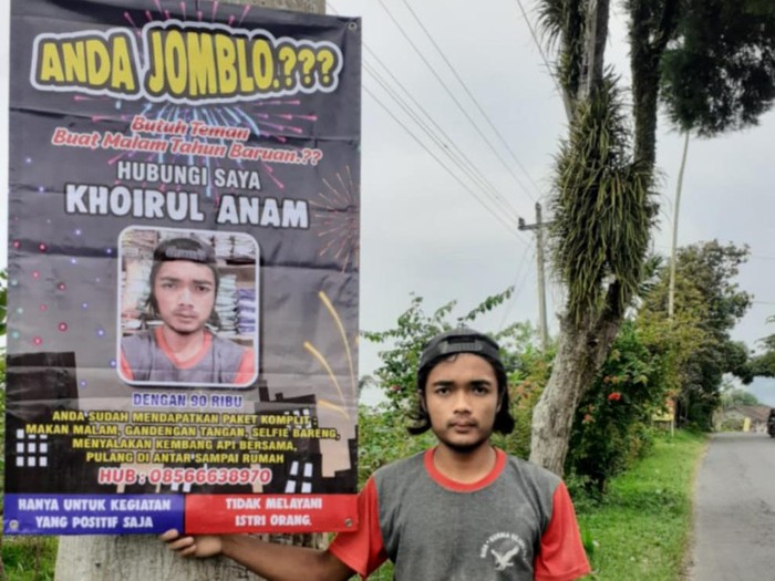 Postingan Khoirul Anam yang viral buka iklan jasa teman malam tahun baru, Senin (28/12/2020).