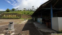 Kawasan ini sempat hancur saat erupsi Merapi 2010 silam.