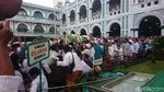 Ribuan Pelayat Hadiri Pemakaman Habib Hasan Assegaf