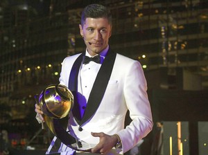 Jelang Tahun Baru, Lewandowski Tambah Gelar di Dubai