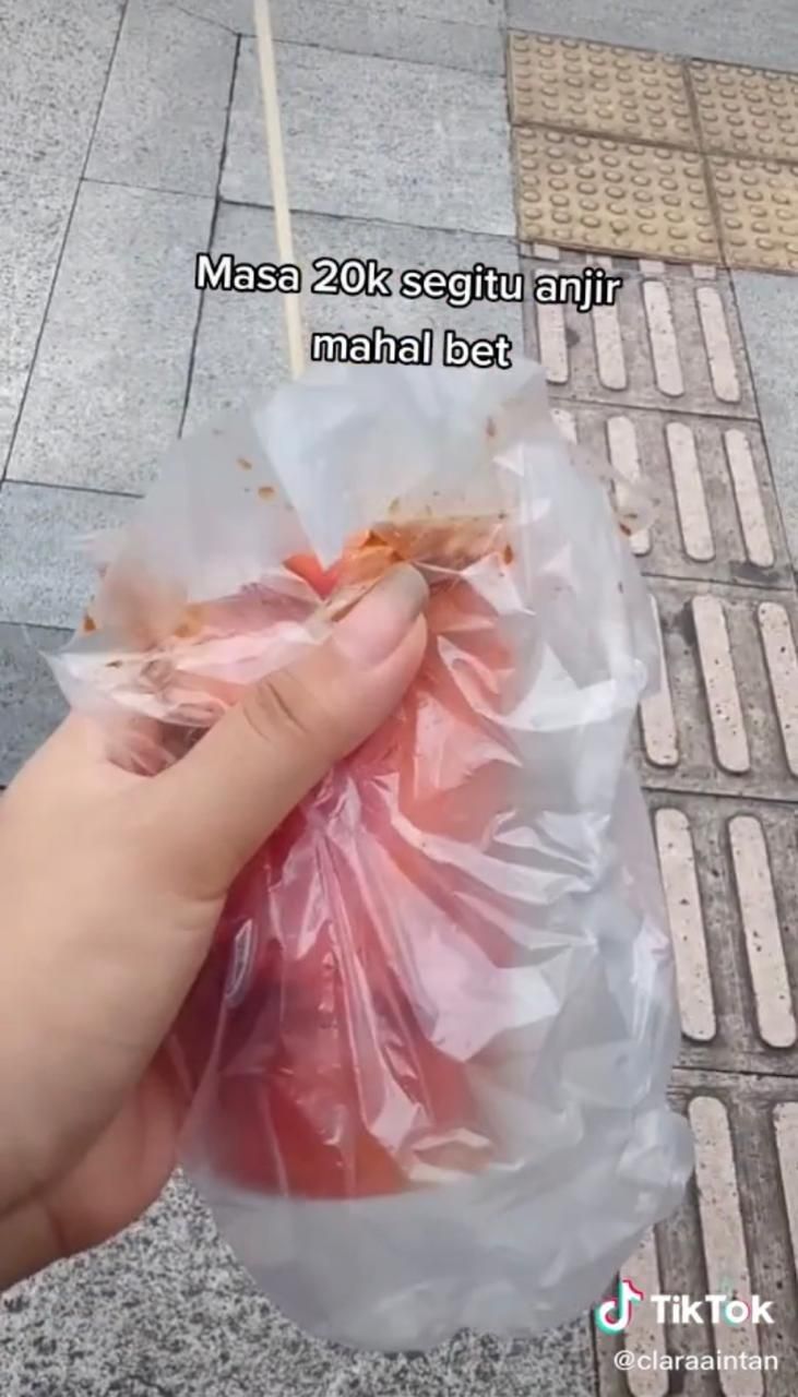 Sebut Rujak Rp 20 Ribu Mahal, Wanita Ini Malah Dinyinyiri Netizen