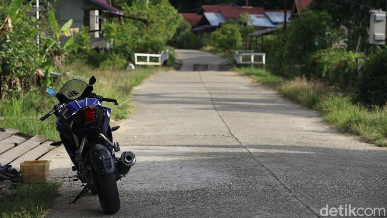 Di Perbatasan RI-Malaysia, Sepeda Motor Ditinggal Begitu Saja di Jalan