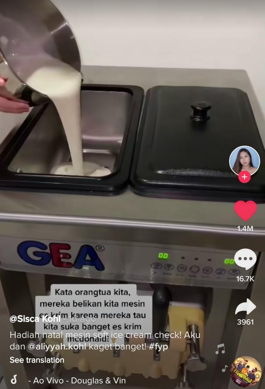 Sultan! Netizen Ini Dapat Hadiah Natal Mesin Es Krim