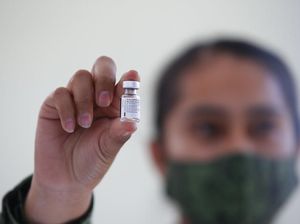 Jelang Vaksinasi, Pakar Minta Masyarakat Tidak Khawatir Berlebihan