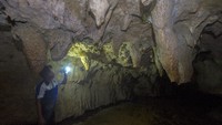 Goa Liang Tapah merupakan salah satu wisata alam yang termasuk geosite di wilayah Geopark Meratus di Provinsi Kalimantan Selatan.