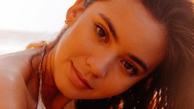 10 Potret Karen Nijsen Ini Buktikan Dirinya Tak Pernah Jelek