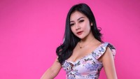Maria Arra melakukan itu karena penasaran. (Foto: dok. Instagram @maria.arra) 