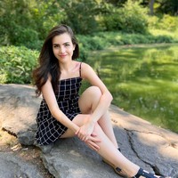 Pada 2019, ia bergabung dengan platform catur online bernama Twitch yang semakin mempopulerkan namanya. Saat ini, ia memiliki 250 ribu pengikut di Instagram dan video-videonya di YouTube telah disaksikan 25 juta kali. (Foto: Instagram/@missbotez)