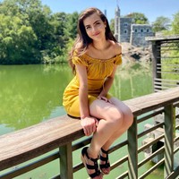 Makin mahir bermain catur, Alexandra Botez mewakili AS di beberapa turnamen catur internasioal. Ia pun mendapat titel Women’s FIDE Master dari International Chess Federation. (Foto: Instagram/@missbotez)