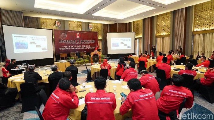 Bupati Anas Ajak Ormas Banyuwangi Kontrol Pemerintah Di Tengah Pandemi COVID-19