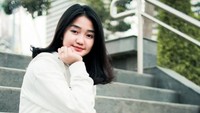 Ia pun mengaku memang bercita-cita untuk menjadi seorang artis dan desainer. Dok. Instagram/chndrika_