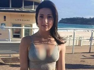 Kisah Turis Cantik Tak Dilayani di Restoran karena Berbaju Terbuka