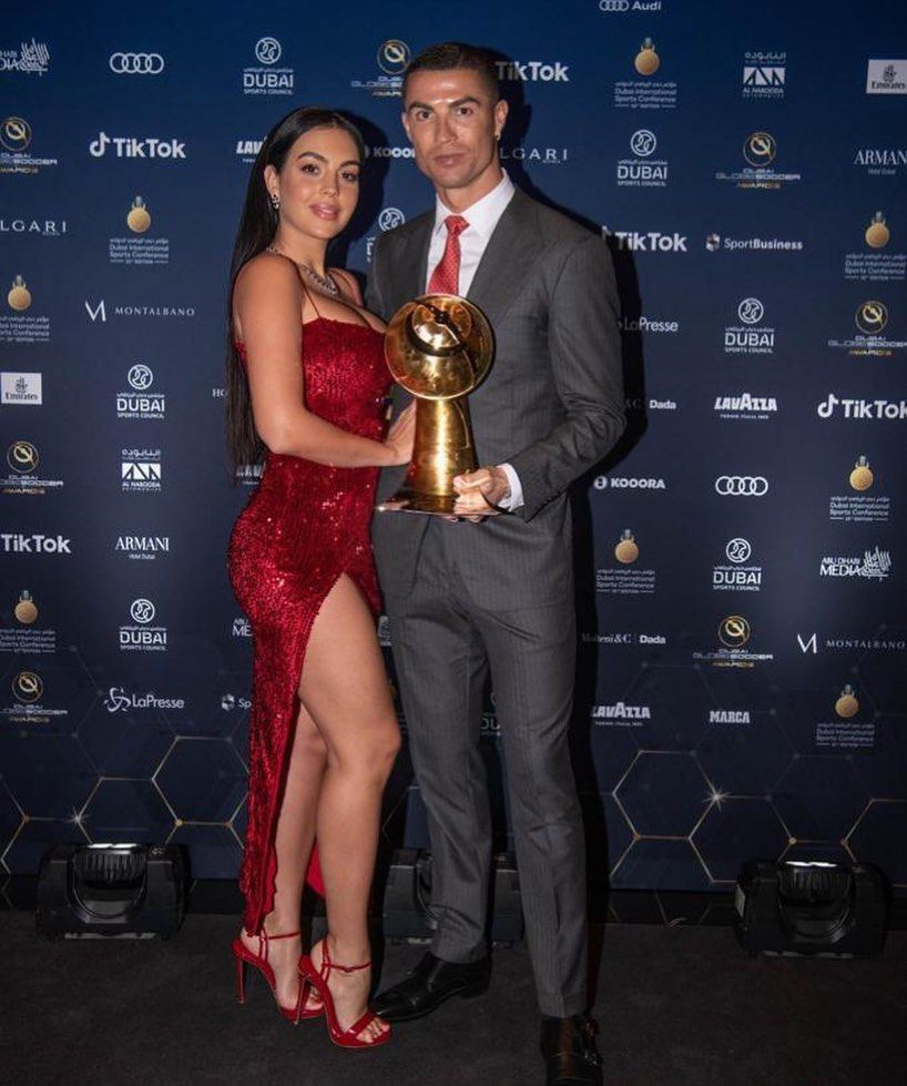 Seksinya Georgina Rodriguez saat Temani Cristiano Ronaldo di Red Carpet