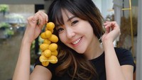 Gisel ditetapkan sebagai tersangka dan kini sedang menjalani proses pemeriksaan lebih lanjut. Pria yang diduga bersama Gisel saat itu disinyalir berinisial MYD. Foto: instagram @gisel_la