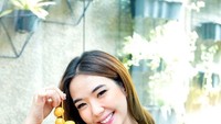 Meskipun sedang tidak menjalani program hamil, Gisel suka ngemil kurma muda. Lihat saja sepiring kurma sudah siap jadi camilan. Foto: instagram @gisel_la