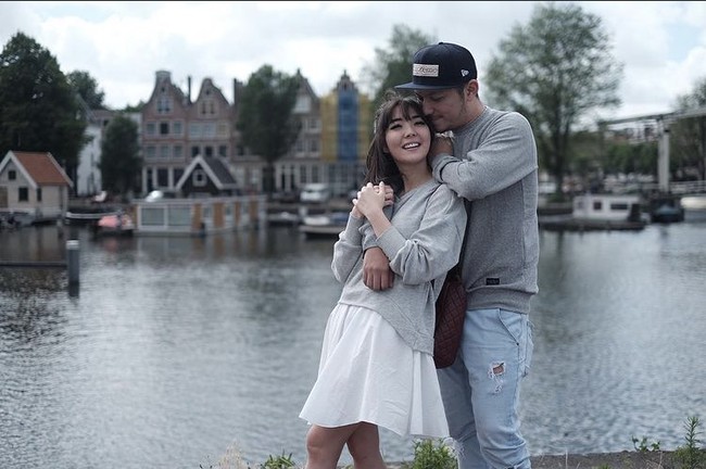 Gading Marten dan Gisella Anastasia adalah salah satu pasangan artis yang dulunya dikenal sebagai couple goals. Tak sedikit orang yang mengidolakan pasangan yang satu ini. Namun sayang, setelah tujuh tahun membina rumah tangga, keduanya memilih untuk bercerai. Foto: Dok. Instagram/gisel_la
