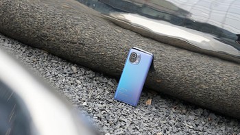 Mi 11 edisi Lei Jun ditenagai Snapdragon 888 dan RAM 12 GB. Foto: Sina Mobile