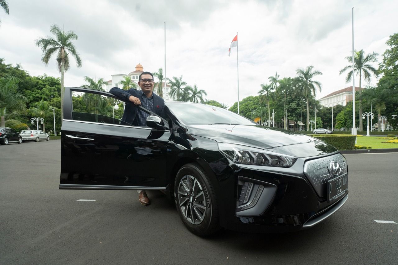 Mobil listrik Hyundai resmi jadi kendaraan operasional Pemprov Jabar